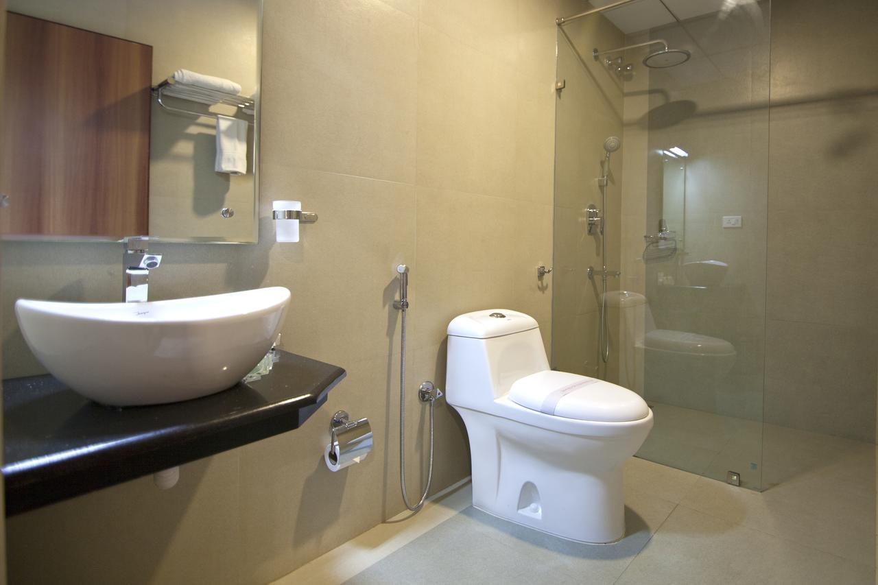 Comfy Luxury Hotel Bangalore Bagian luar foto