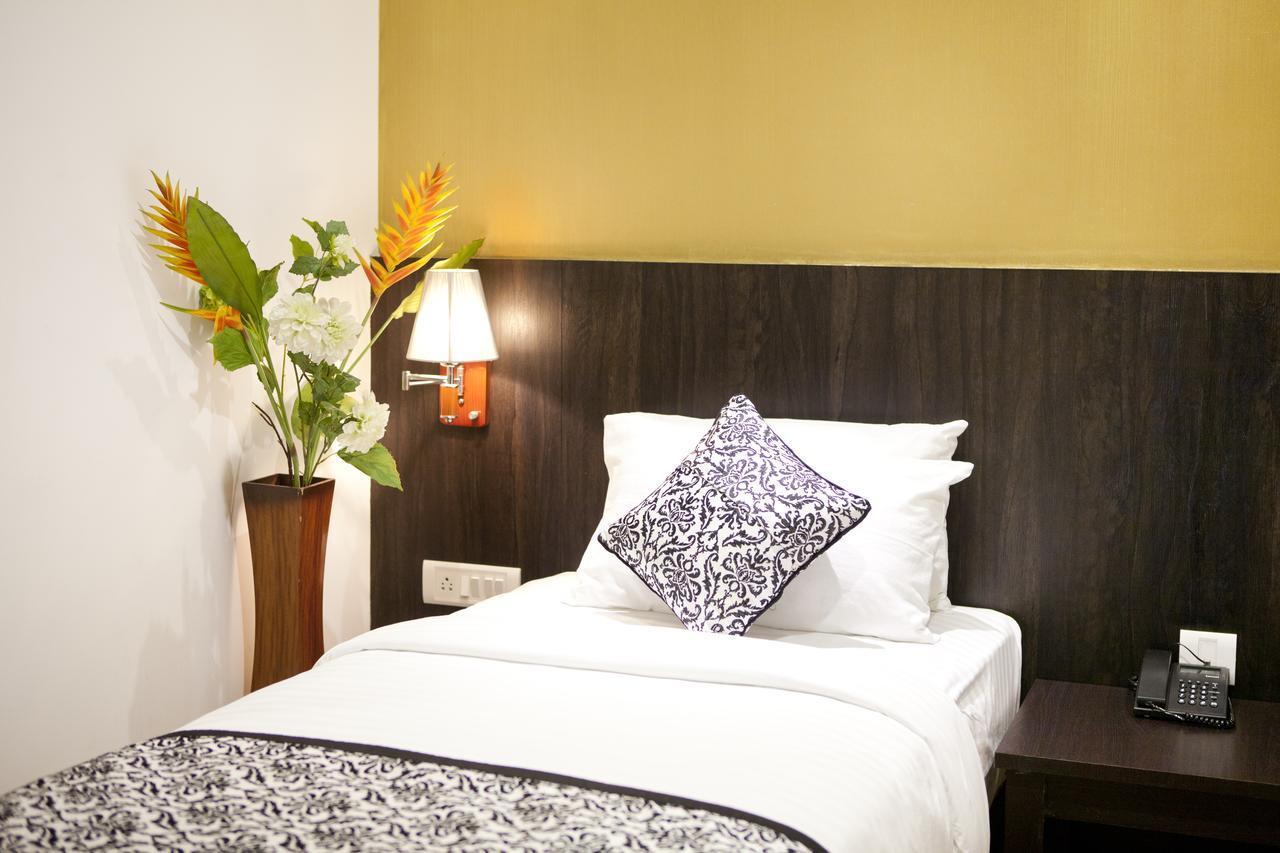 Comfy Luxury Hotel Bangalore Bagian luar foto