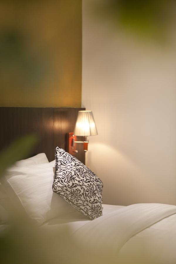 Comfy Luxury Hotel Bangalore Bagian luar foto