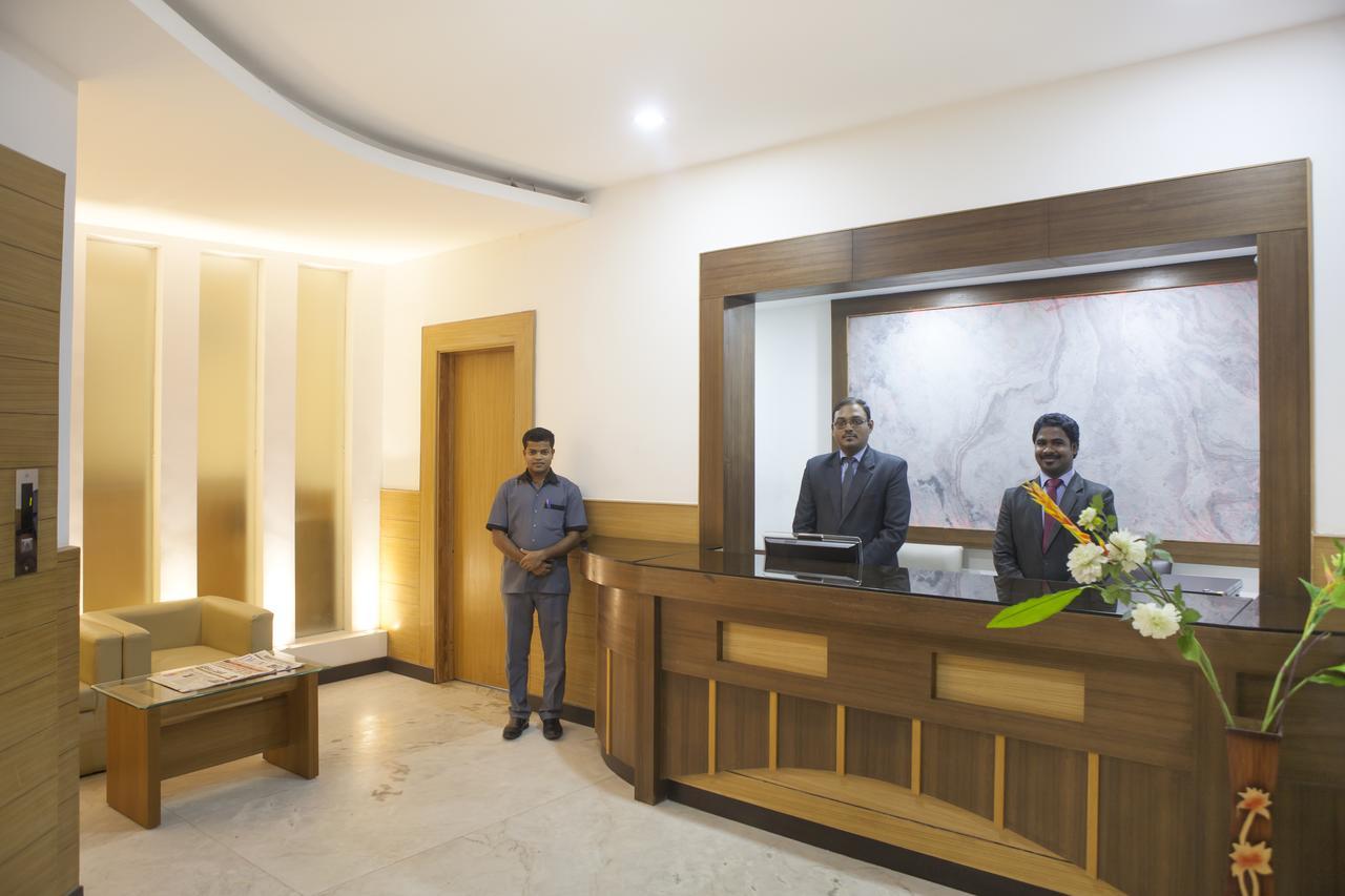 Comfy Luxury Hotel Bangalore Bagian luar foto