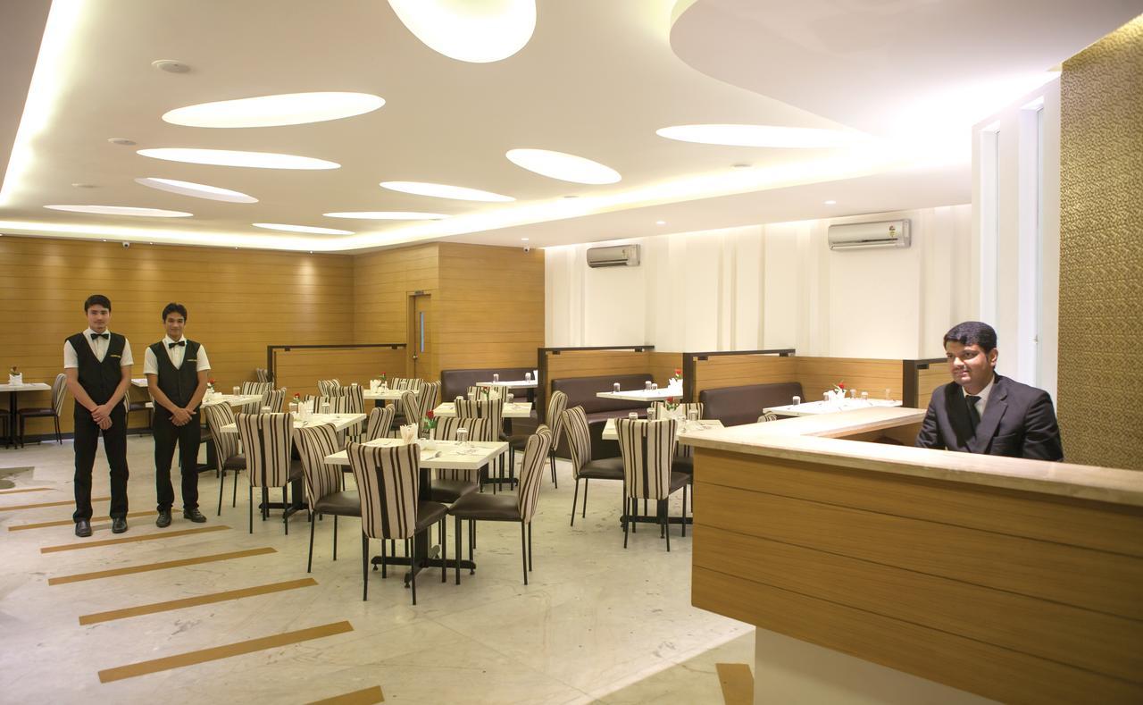 Comfy Luxury Hotel Bangalore Bagian luar foto