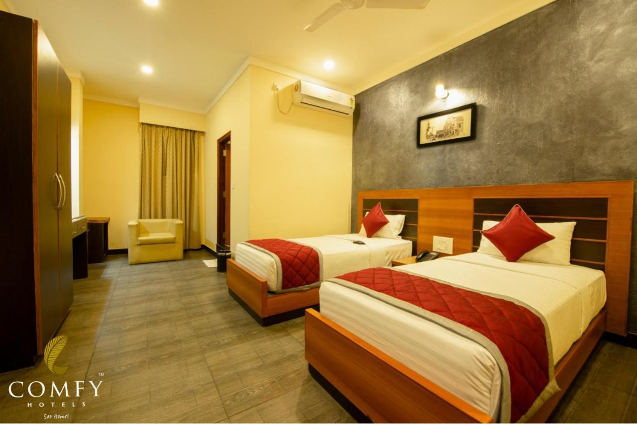 Comfy Luxury Hotel Bangalore Bagian luar foto