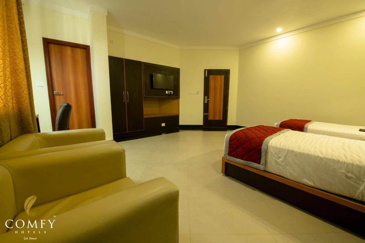 Comfy Luxury Hotel Bangalore Bagian luar foto