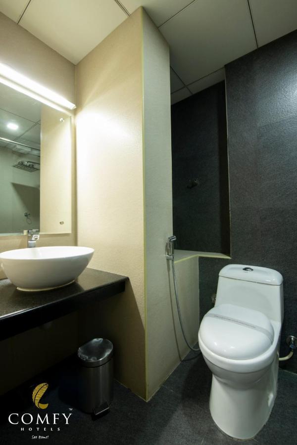 Comfy Luxury Hotel Bangalore Bagian luar foto